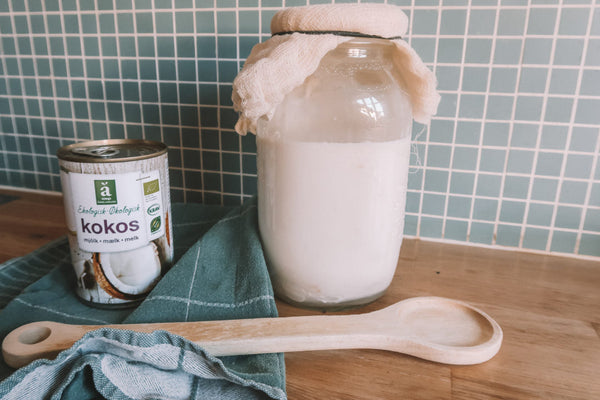 HOW TO MAKE VEGAN COCONUT YOGURT: DIY BEAUTY FOOD